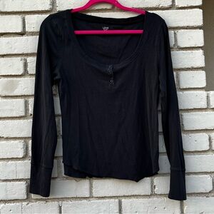 Love by Gap Henley Long Sleeve T-shirt in Black - Size Large